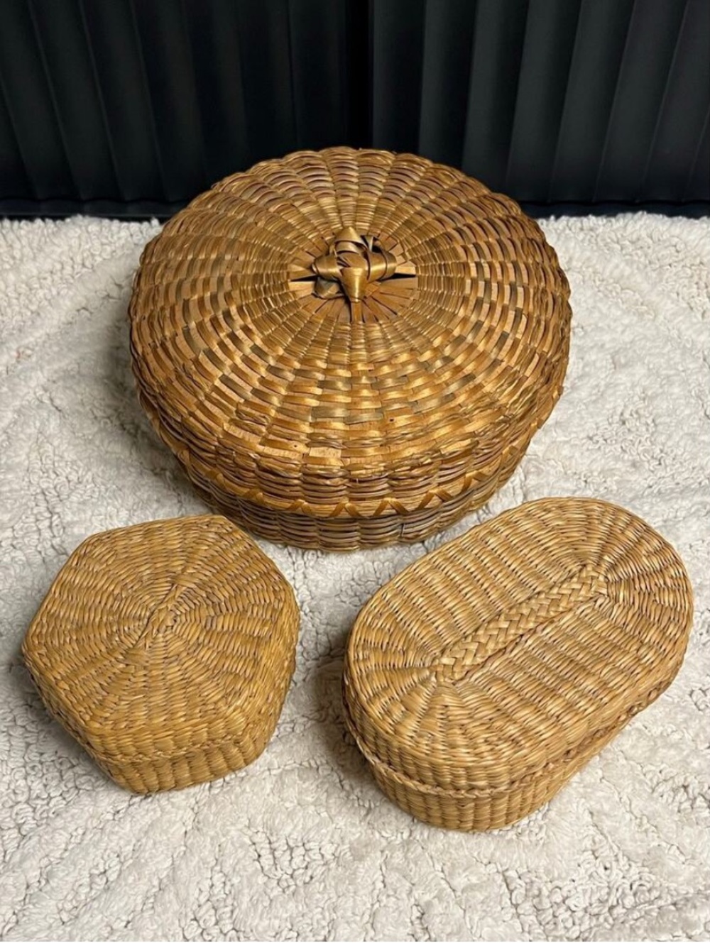 Vintage Natural Woven Round Oval Storage Baskets Wicker with Lids Set of 3